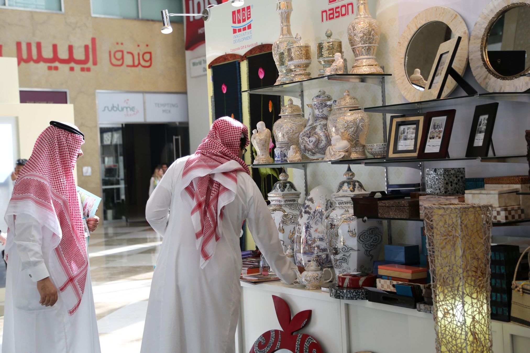 Bạn bè Quốc tế với NASON