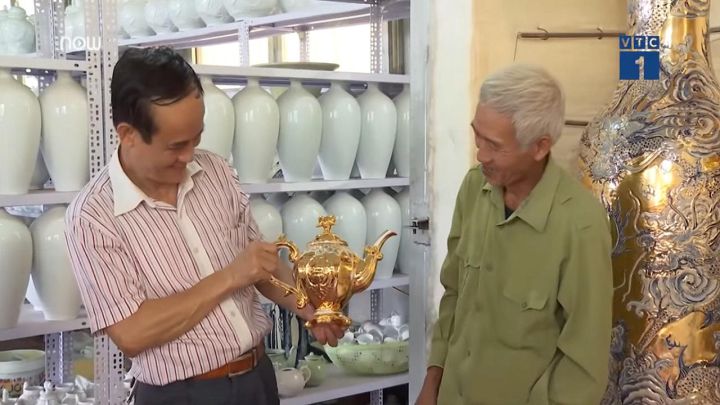 Độc đáo gốm Việt được phủ vàng 24K