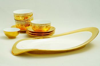 Đĩa To làm bằng Sứ Dát Vàng 24K *đĩa to hình chữ S cong mềm mại*