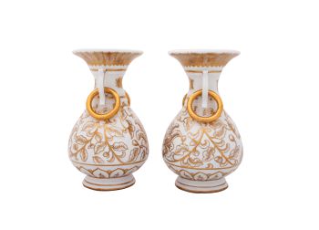 Đôi lọ hoa, hoa văn nổi vẽ bạch kim