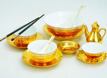 Bộ Đồ Ăn Bằng Sứ Thạch Anh Dát Vàng 24K